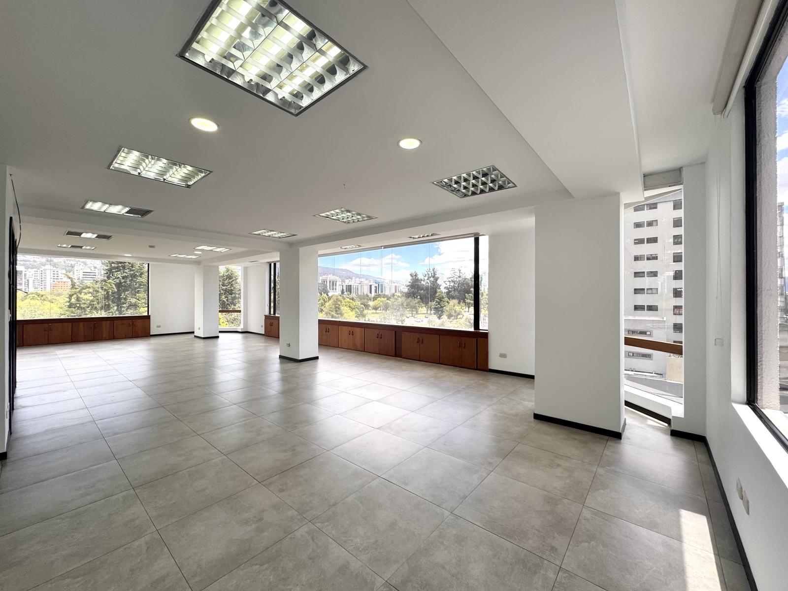 Oficina en alquiler en Pichincha | Quito | La Carolina, República del Salvador y Av. Shyris, 77 m²