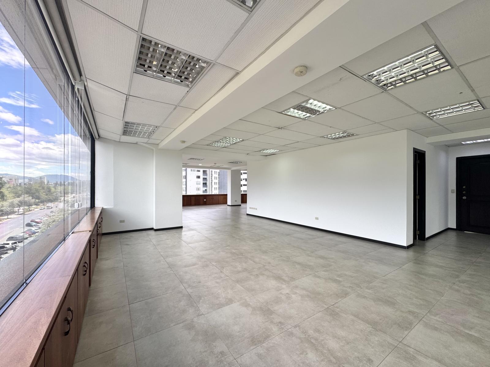 Oficina en alquiler en Pichincha | Quito | La Carolina, República del Salvador y Av. Shyris, 77 m²