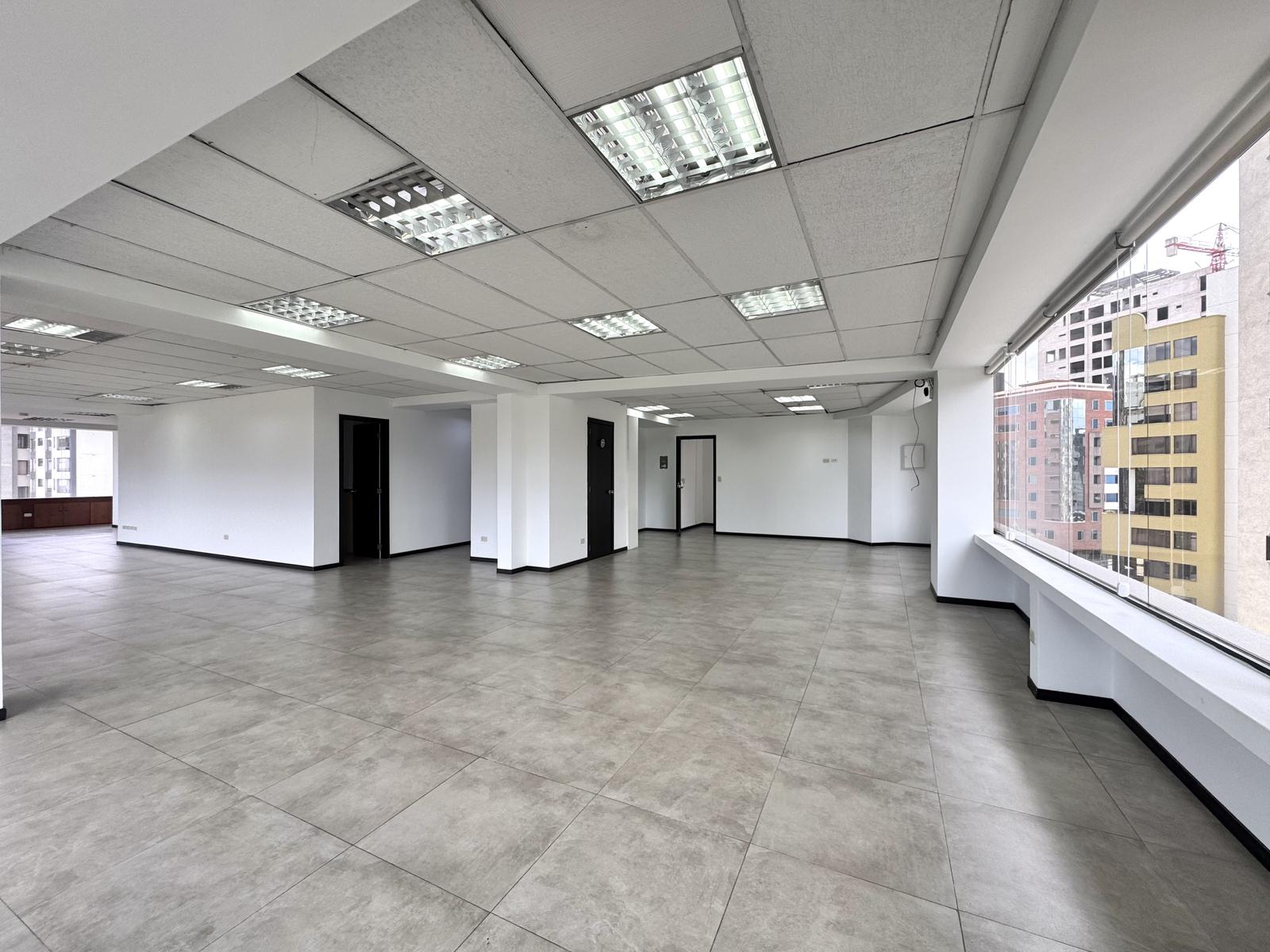 Oficina en venta en Pichincha | Quito | La Carolina, República del salvador y Shyris, 268 m²