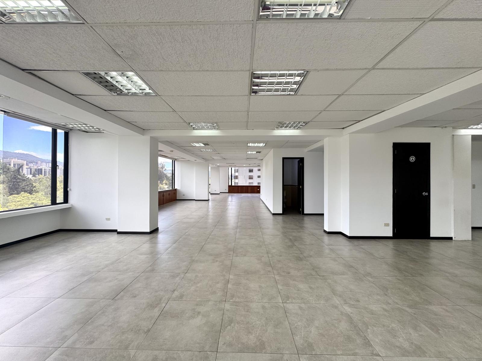 Oficina en venta en Pichincha | Quito | La Carolina, República del salvador y Shyris, 268 m²