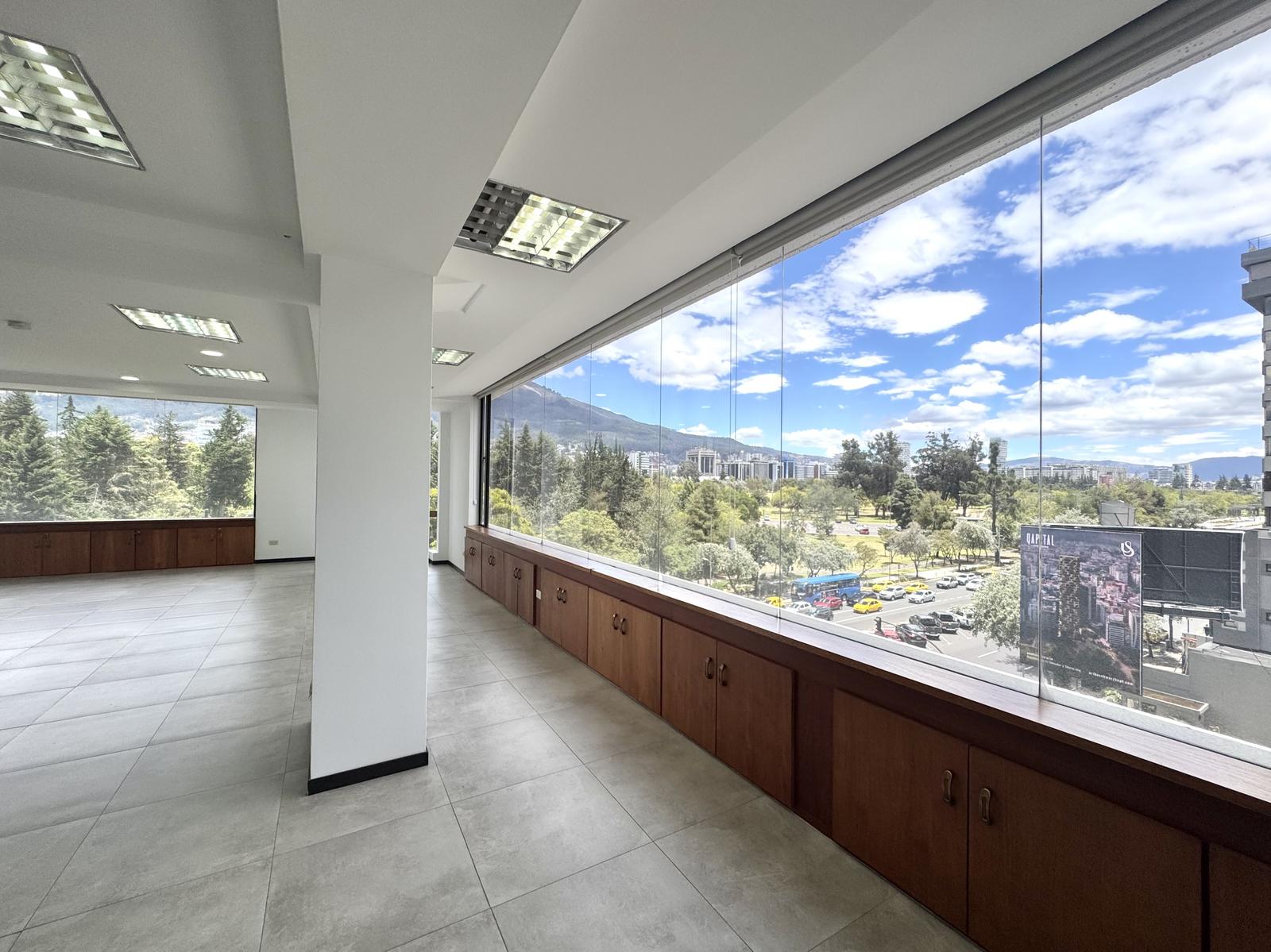 Oficina en venta en Pichincha | Quito | La Carolina, República del salvador y Shyris, 268 m²