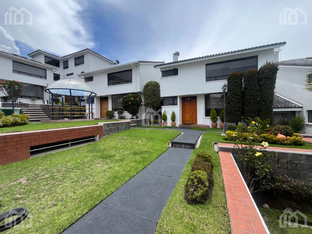 Casa en venta en Pichincha | Quito | Norte de Quito, CASA EN VENTA EN URBANIZACION PRIVADA SECTOR COLEGIO SEK AMAGASI