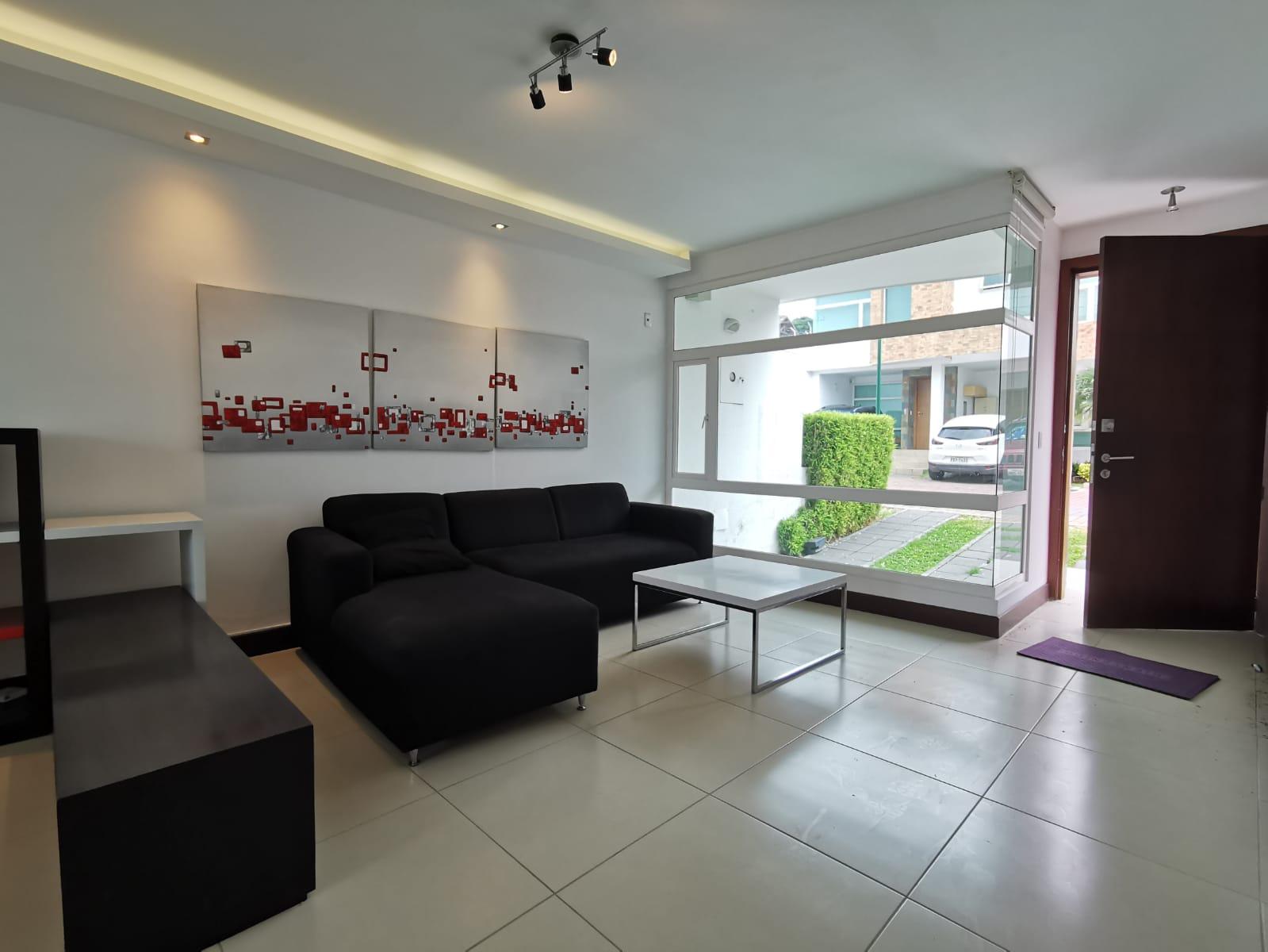 House for Sale in Cumbaya, U San Francisco Sector 3
