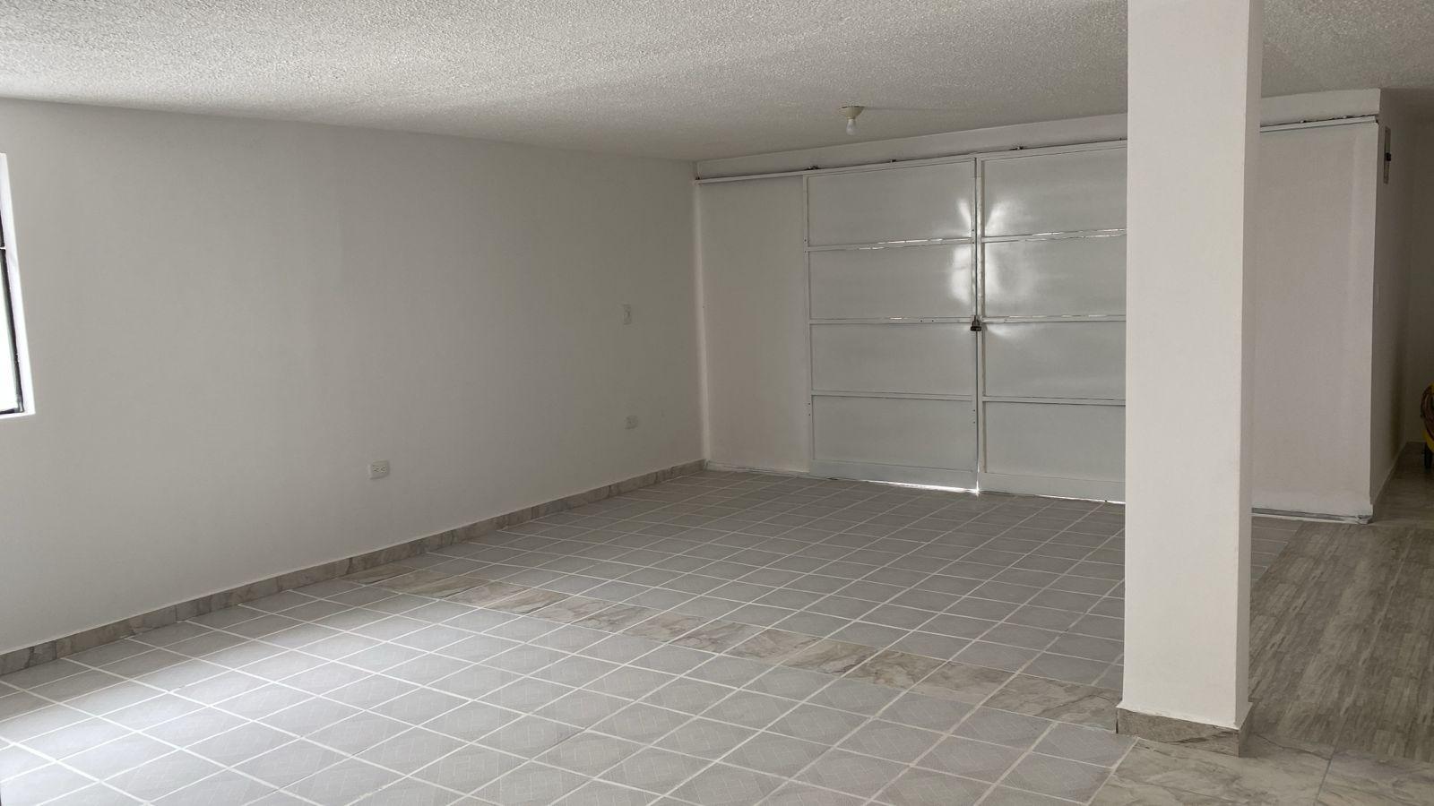 Casa en venta en Ecuador | Imbabura | Ibarra, CASA CON LOCAL COMERCIAL Y TERRENO 200 M2 IBARRA- PRIORATO YAHUARCOCHA, 280 m²