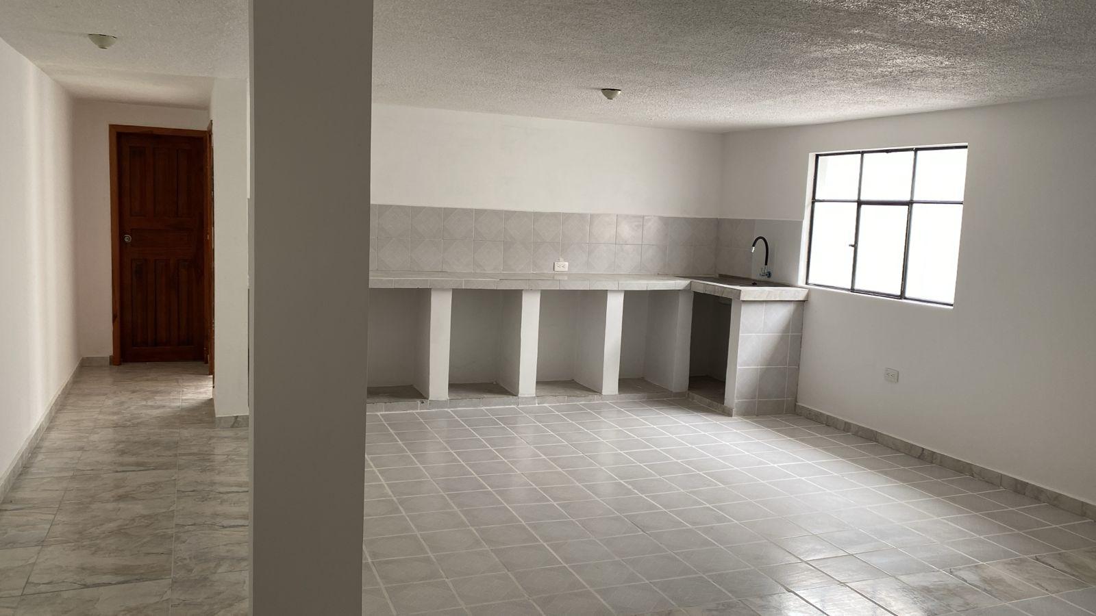 Casa en venta en Ecuador | Imbabura | Ibarra, CASA CON LOCAL COMERCIAL Y TERRENO 200 M2 IBARRA- PRIORATO YAHUARCOCHA, 280 m²