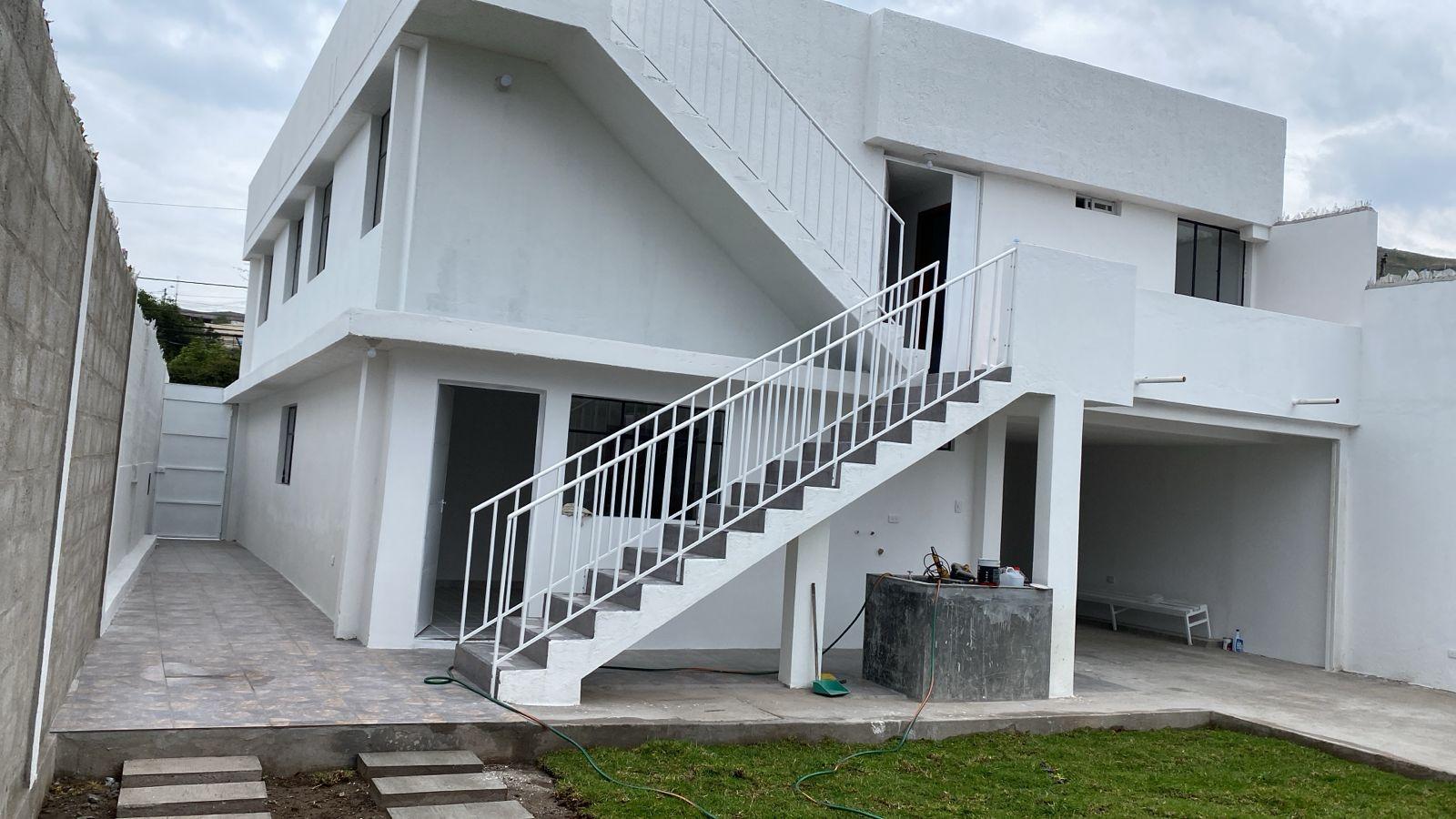 Casa en venta en Ecuador | Imbabura | Ibarra, CASA CON LOCAL COMERCIAL Y TERRENO 200 M2 IBARRA- PRIORATO YAHUARCOCHA, 280 m²