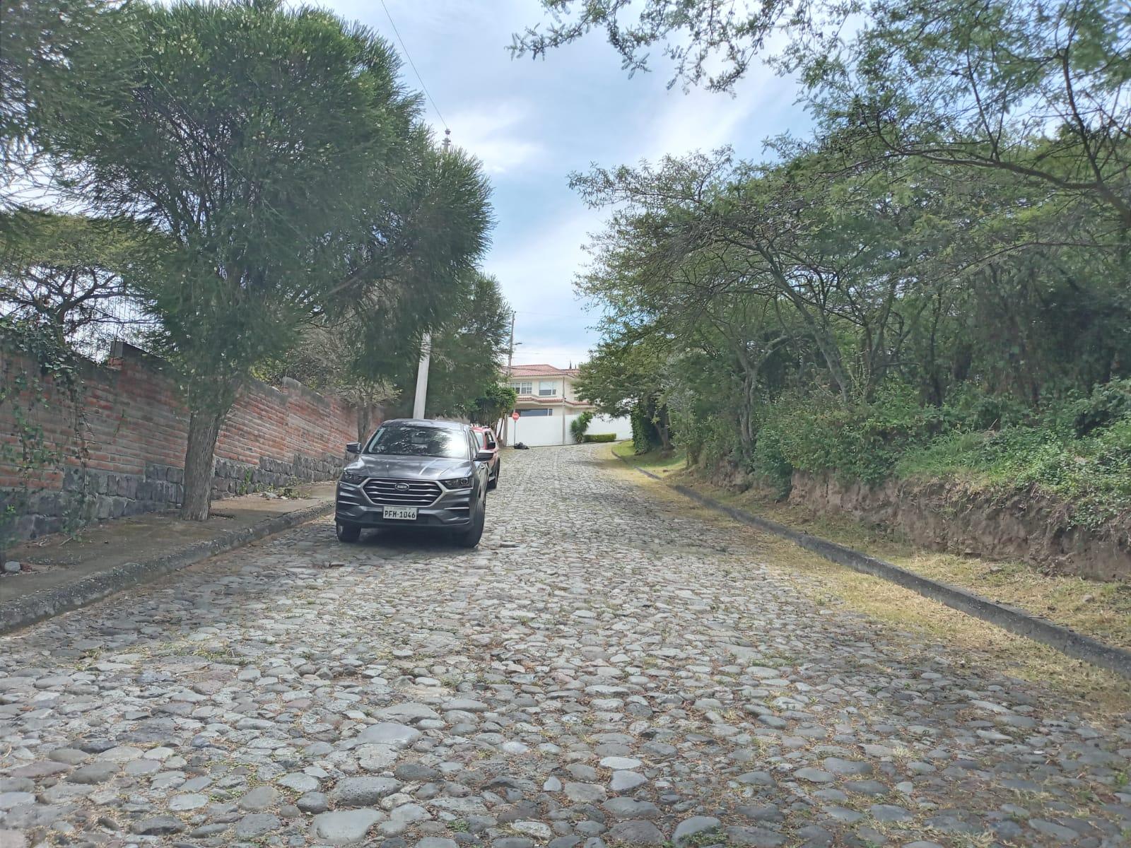 Terreno en venta en Pichincha | Quito | Tumbaco, Urbanización Algarrobos de la Viña, Tumbaco, 925 m²