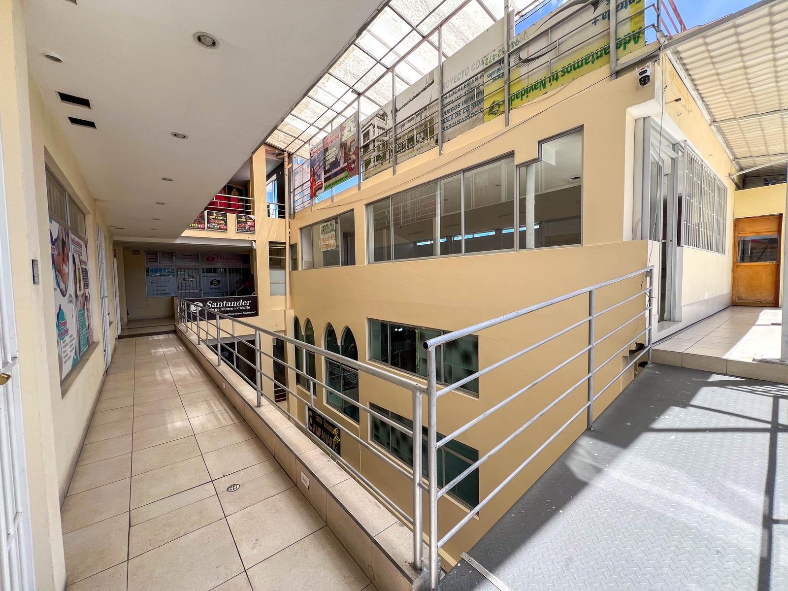 Local en venta en Pichincha | Quito | Sangolqui, Av. Calderón y Gangotena, San Sebastian, Paseo Comercial Campanario, 30 m²