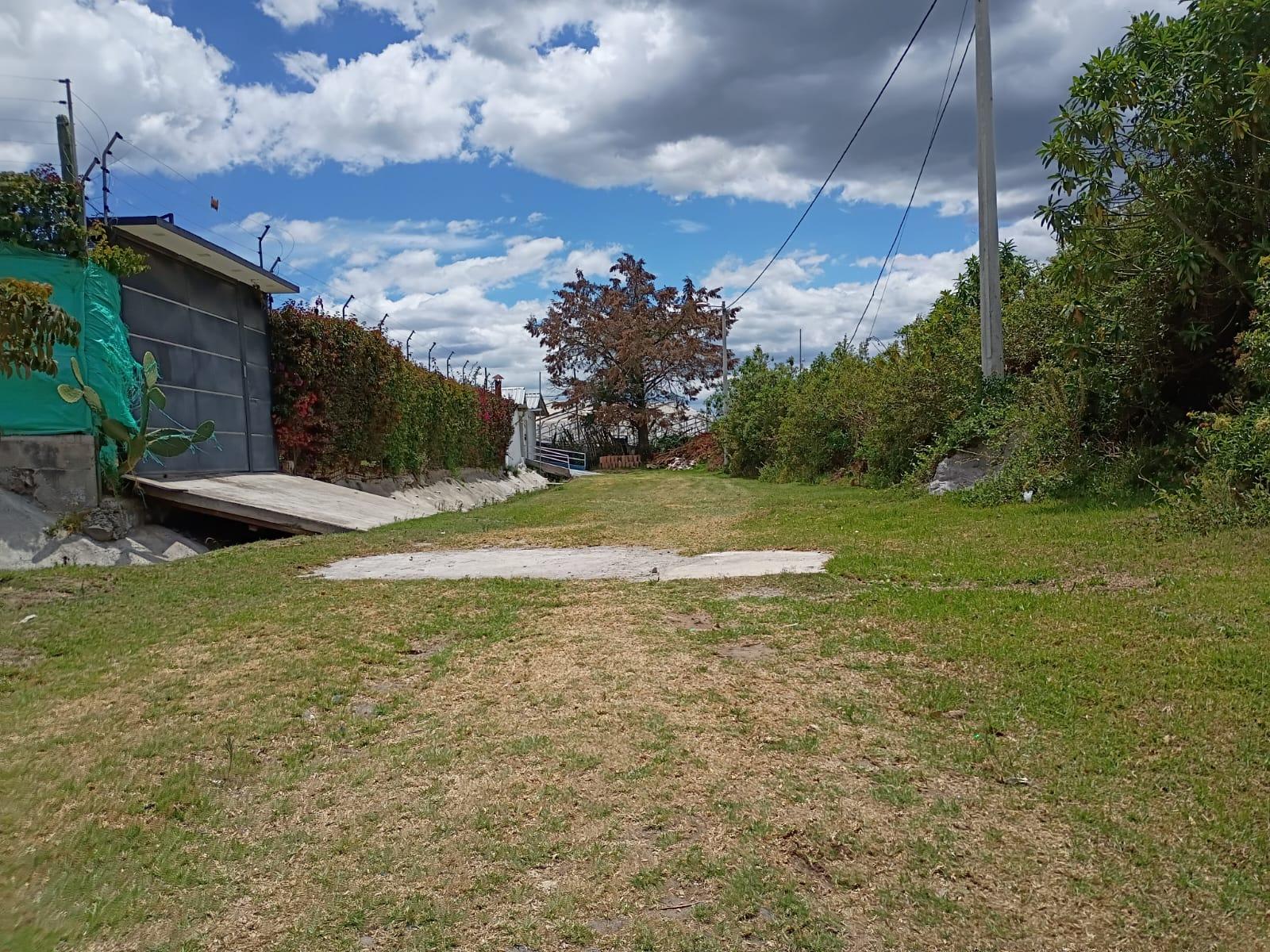 Terreno entre El Quinche y Guayllabamba