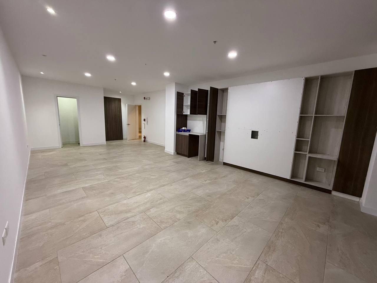 OFFICE FOR RENT 4 BLOCKS FROM QUICENTRO NORTE