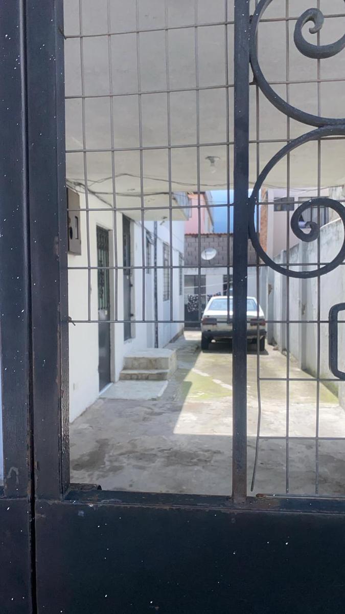 Independent Rental House for Sale in Kennedy Sector - 2 Apartments, 1 Suite 2