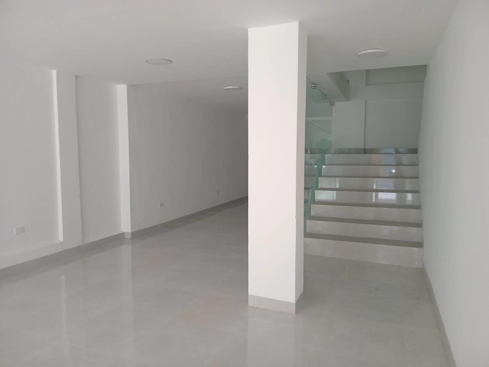 Local en alquiler en Pichincha | Quito | La Carolina, Avenida Eloy Alfaro E3- 57 e Inglaterra, 296 m²