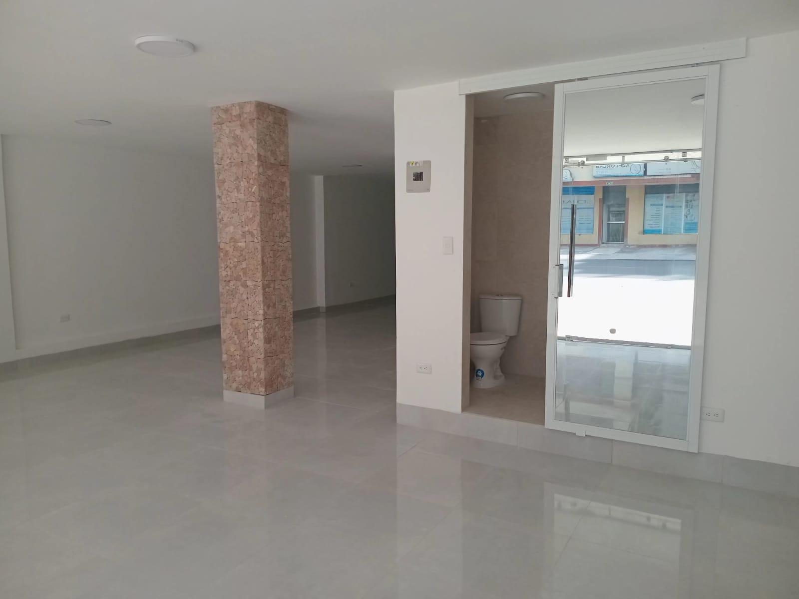 Local en alquiler en Pichincha | Quito | La Carolina, Avenida Eloy Alfaro E3- 57 e Inglaterra, 296 m²