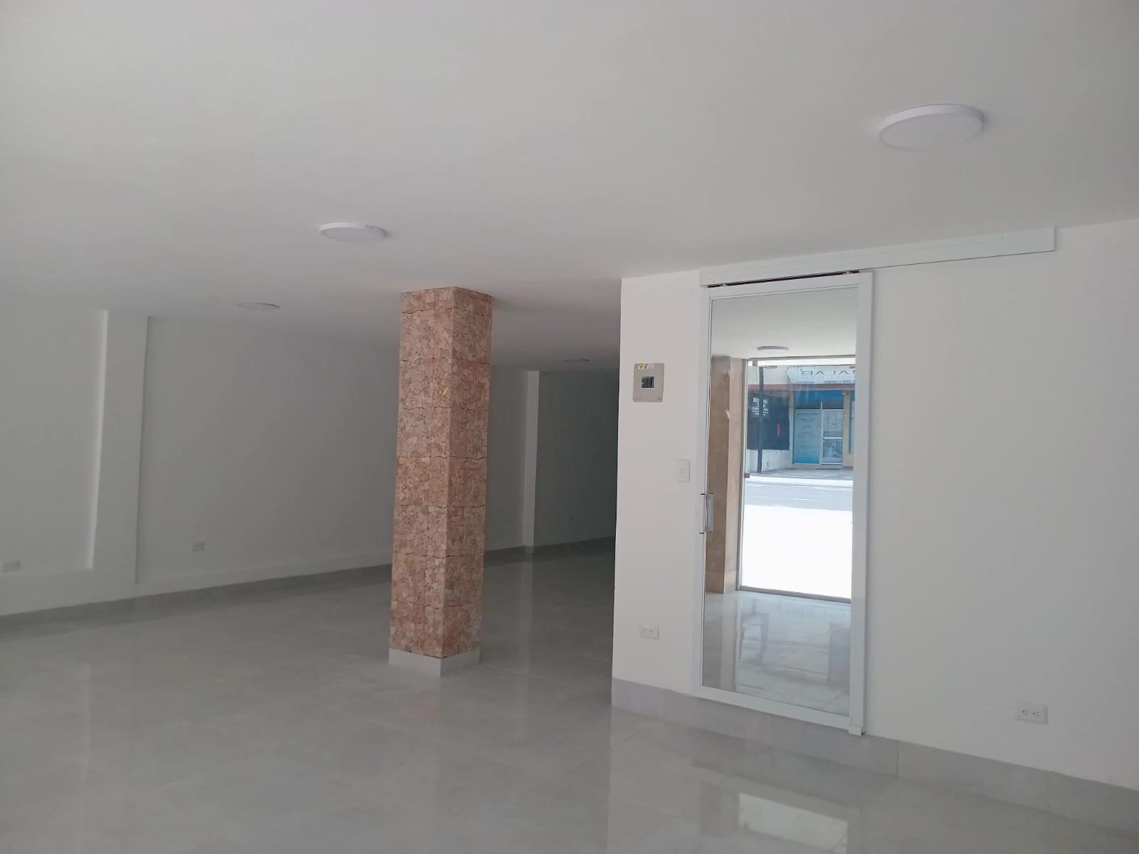Local en alquiler en Pichincha | Quito | La Carolina, Avenida Eloy Alfaro E3- 57 e Inglaterra, 296 m²