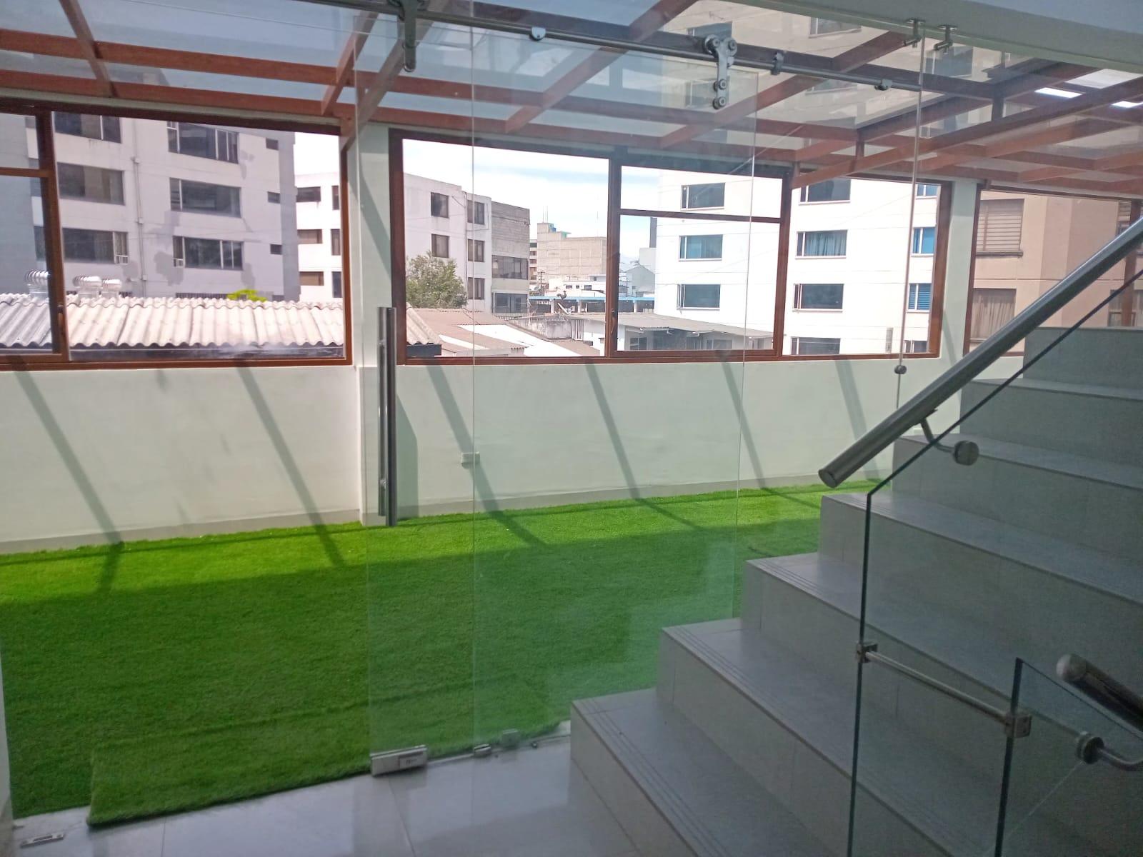 Commercial Property 3 Floors 4