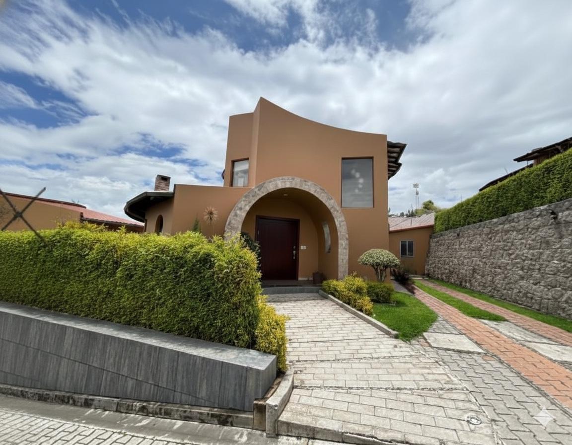 Casa en venta en Pichincha | Quito | Nayón - Tanda, Nayón - calle Manuela Sáenz