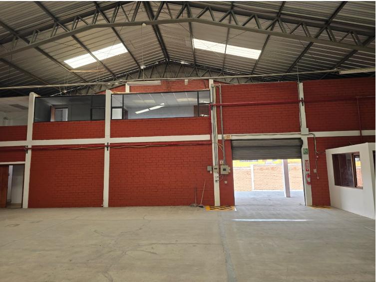 Bodega en alquiler en Pichincha | Quito | Calderón, Bodega Industrial 1.540m2 Panamericana Norte