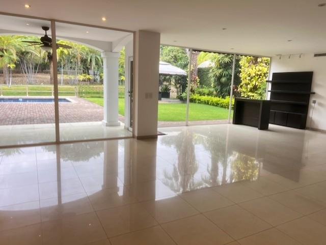 Spectacular House for Rent in Exclusive Gated Community 3