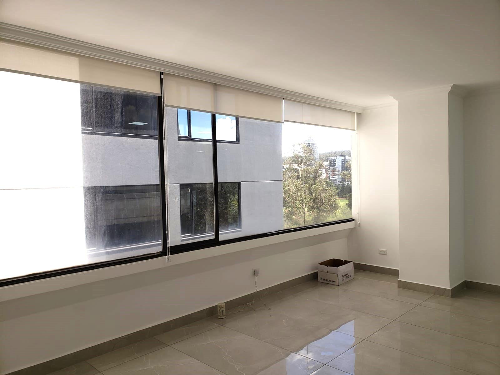 Oficina en alquiler en Pichincha | Quito | La Carolina, Versátil oficina AV AMAZONAS Edificio Corporativo FRENTE A PARQUE LA CAROLINA, cerca CEQ, 240 m²
