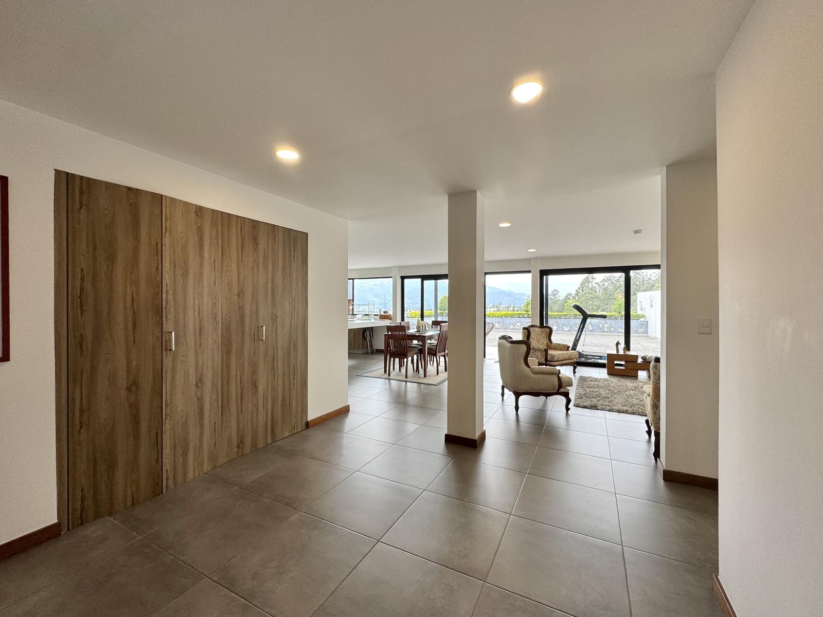 Departamento en venta en Pichincha | Quito | Nayón - Tanda, Pasaje Leonardo Doubler, Tanda, 299 m²