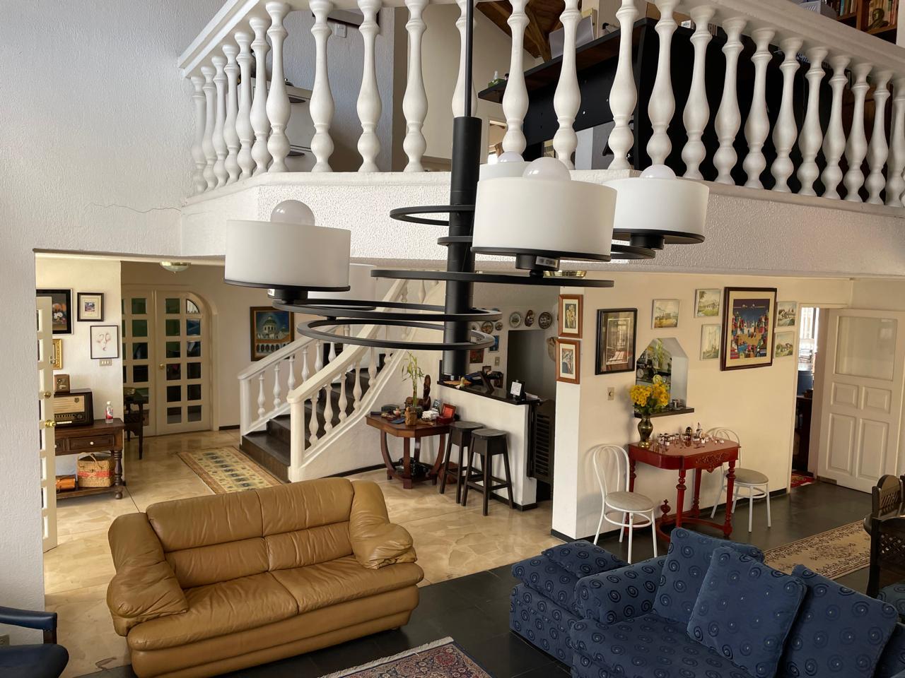Casa en venta en Pichincha | Quito | Monteserrín, Casa en Venta en urb. Campo Alegre, Monteserrín, Quito Norte, 500 m²