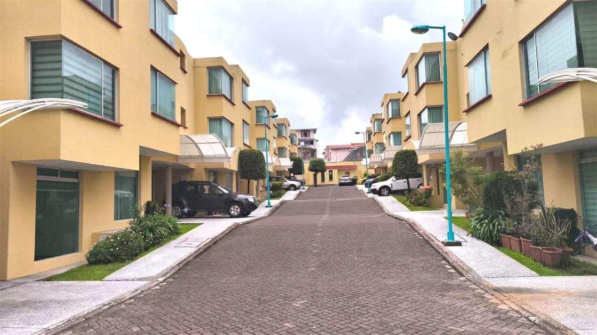 Casa en venta en Pichincha | Quito | Santa Lucía Alta, Santa Lucía y De Los Helechos, 165 m²