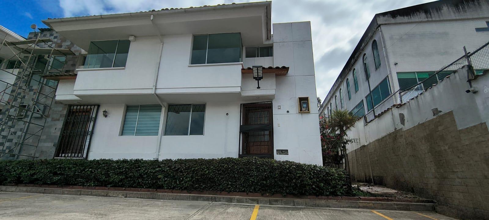HOUSE FOR SALE SANTA LUCIA ALTA