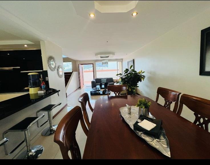 Casa en venta en Pichincha | Quito | Pusuqui, Manuel Cordova Galarza KM 7 1/2, Urbanizacion Los Huertos - Colegio Frances, 336 m²
