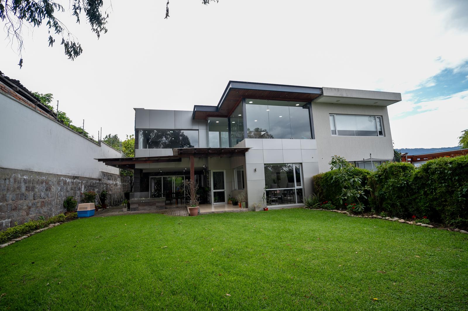 Casa en venta en Pichincha | Quito | Tumbaco, Ruta Viva Conjunto Mirabosque, 599 m²