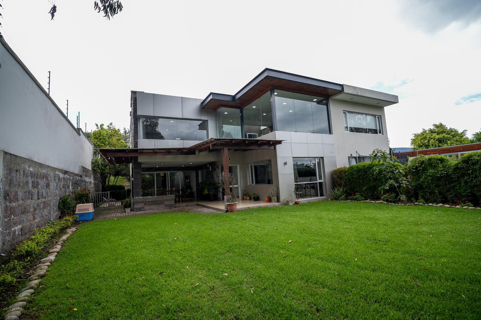 Casa en venta en Pichincha | Quito | Tumbaco, Ruta Viva Conjunto Mirabosque, 599 m²