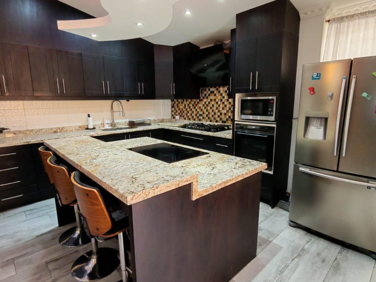 Exclusiva Casa en venta, Calderon, Sector San Jose de Moran, Norte de Quito