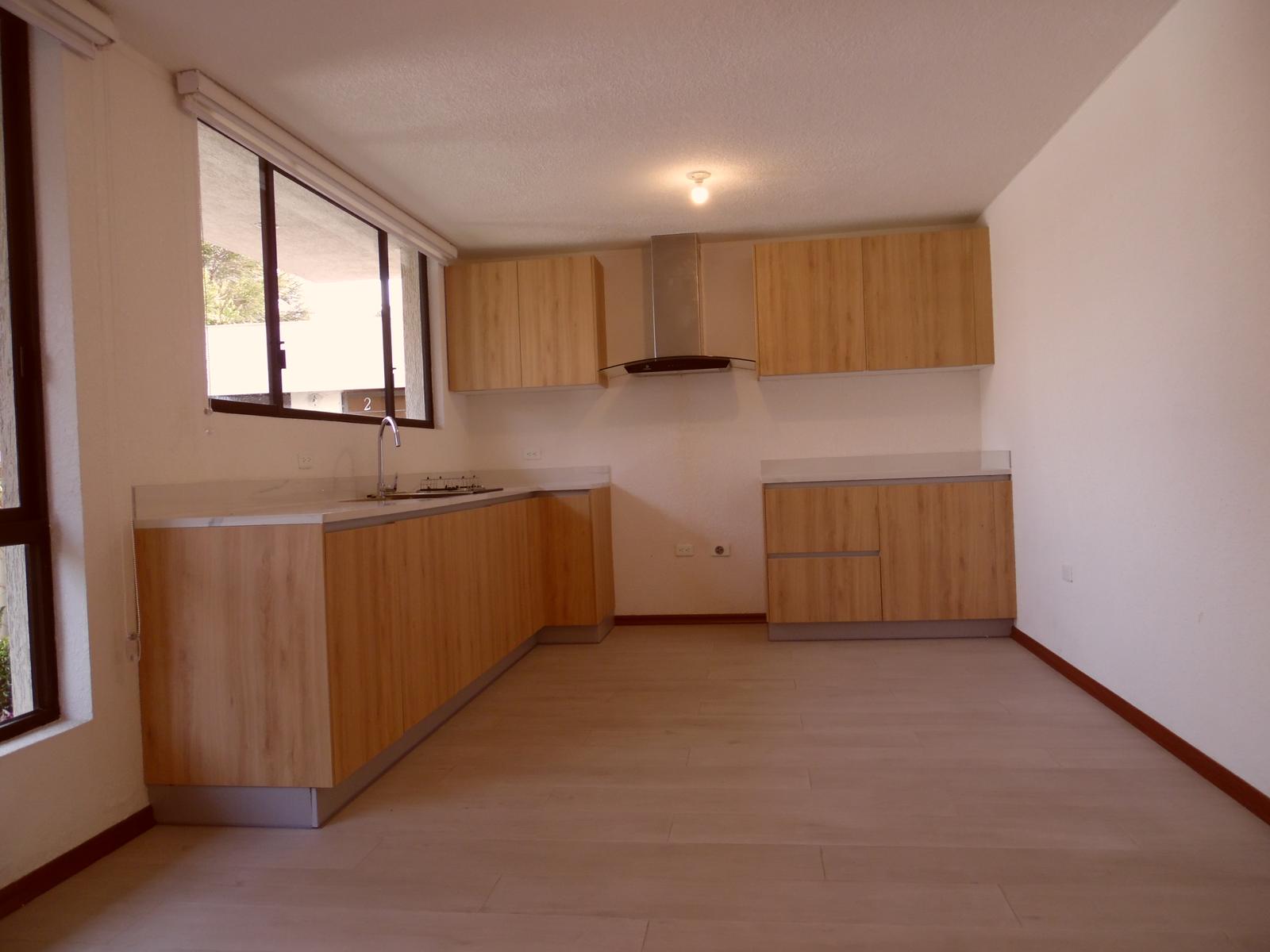 Brand New Apartment for Sale in Cotocollao Gral. Guerrero 3