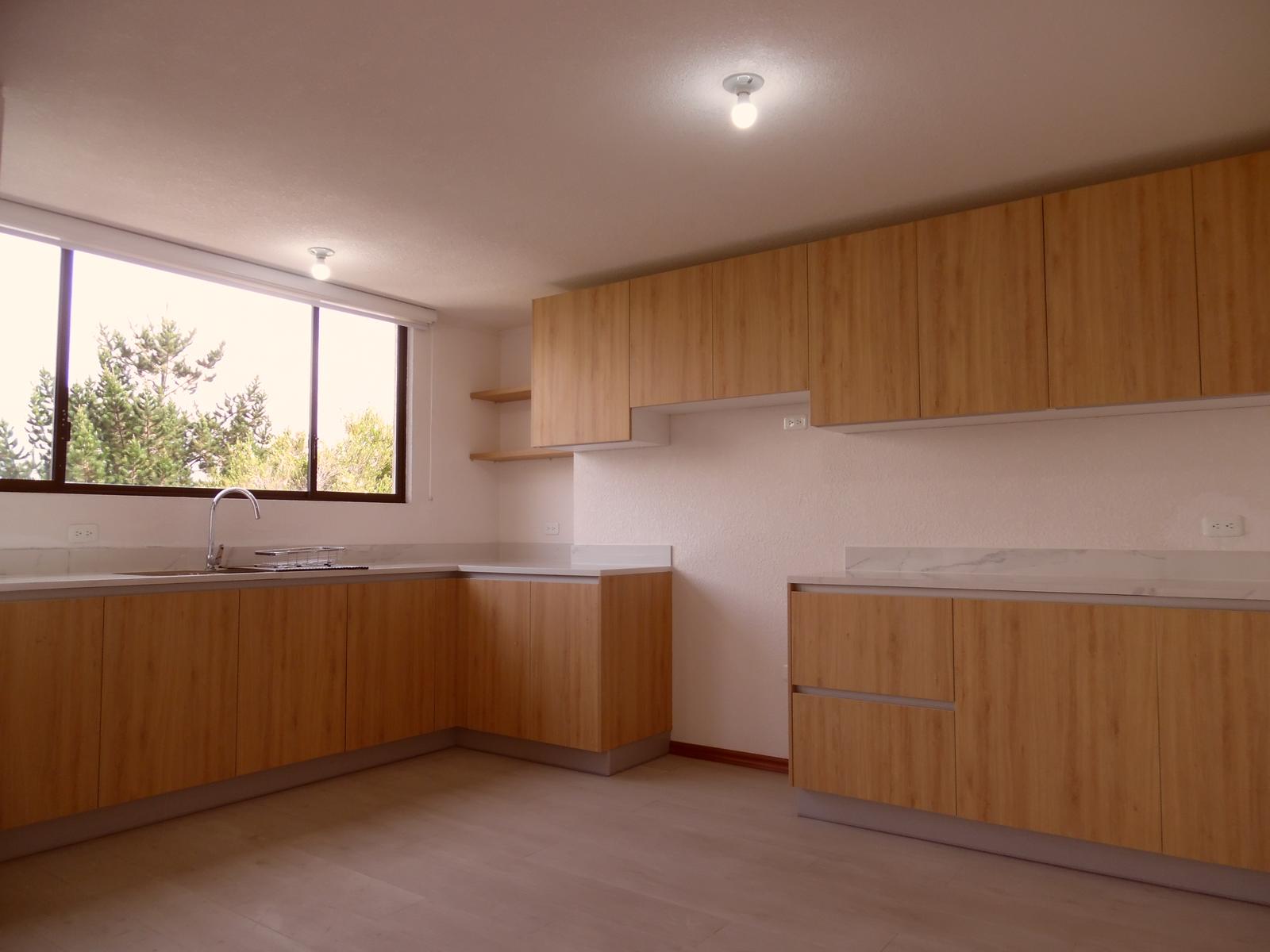 Apartment for Sale Brand New Cotocollao Gral. Guerrero 5
