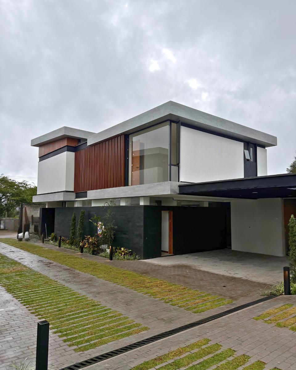 Casa en venta en Pichincha | Quito | Puembo, CASA DE VENTA EN PUEMBO, 297 m²