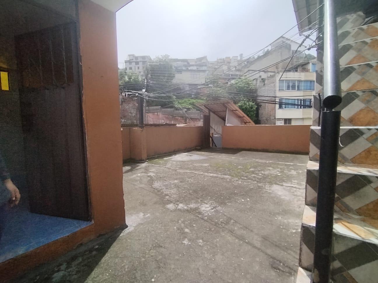 Income-Generating House in La Argelia 4