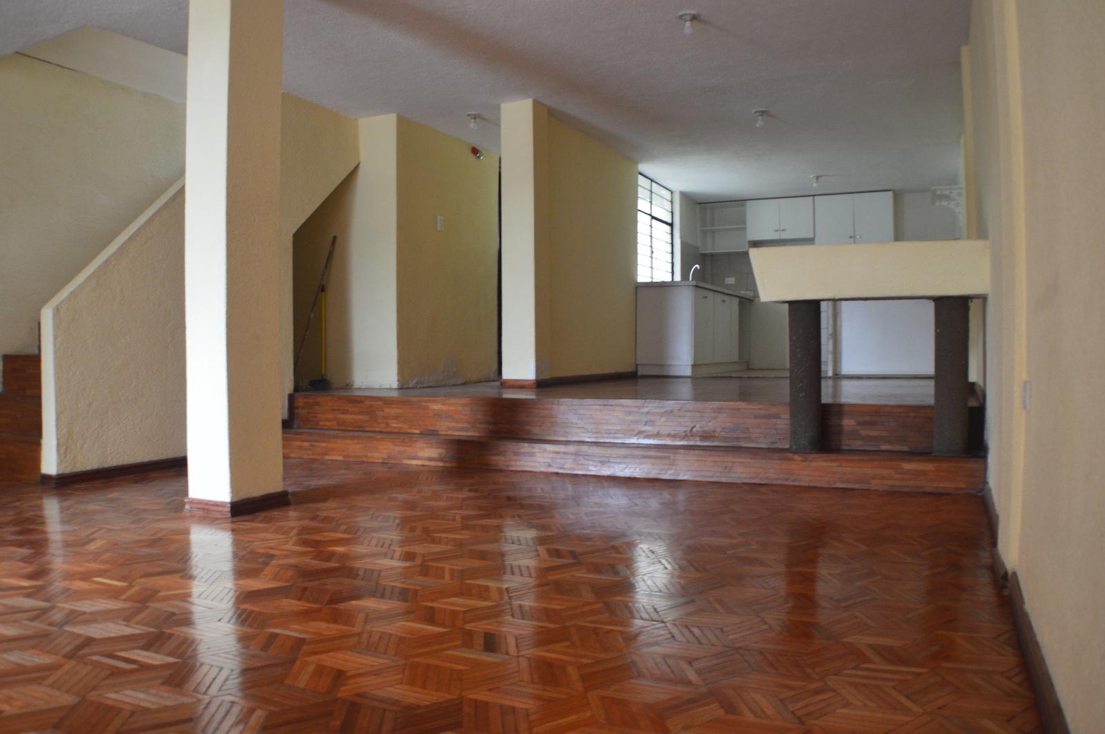 Sale of Independent House Facing Park – Carapungo 3
