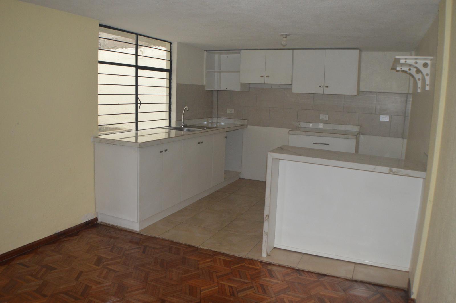 Sale of Independent House Facing Park – Carapungo 5