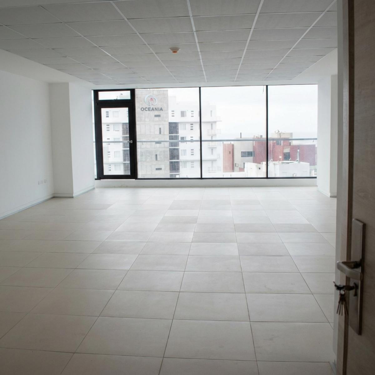 Office in Downtown Manta 3