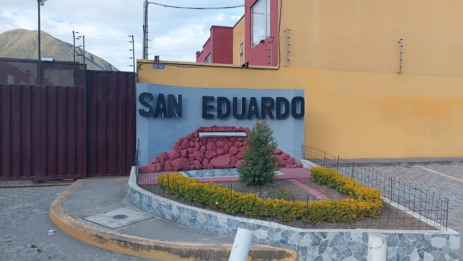 Casa en venta en Pichincha | Quito | Mitad del Mundo, Venta de Casa, Mitad del Mundo, Casa en Conjunto San Eduardo., 90 m²
