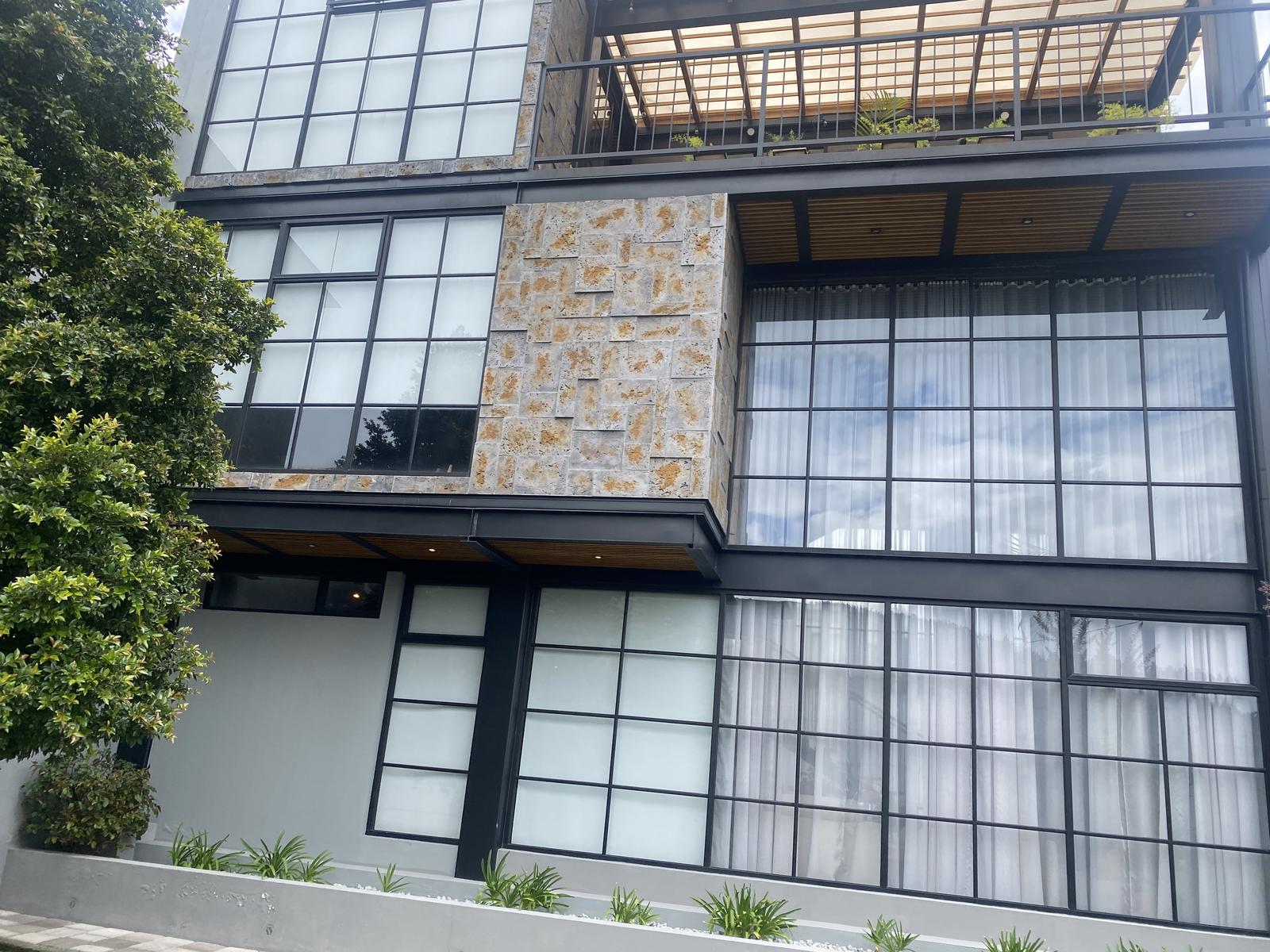 House for Sale, Lumbisí 2