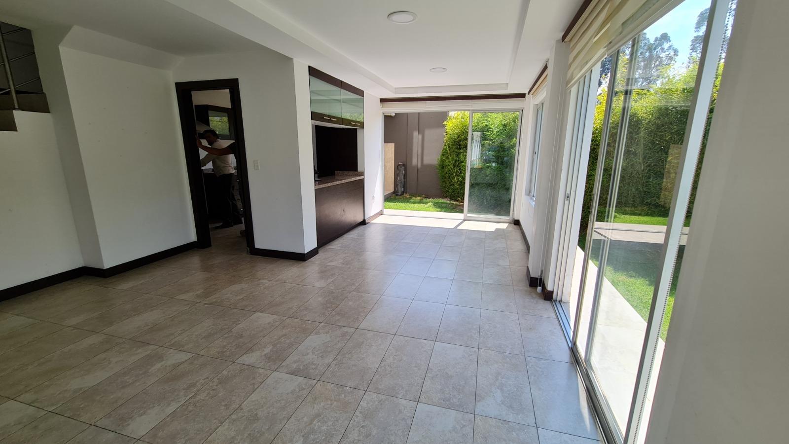 Casa en alquiler en Pichincha | Quito | Tumbaco, Casa en Renta en Tumbaco, 264 m²