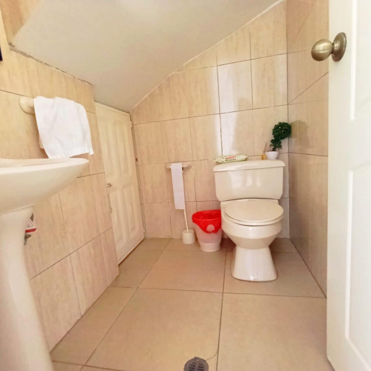 Casa en venta en Pichincha | Quito | Sangolqui, Urbanizacion Santa Rosa calle España cerca a CNT, 174 m²