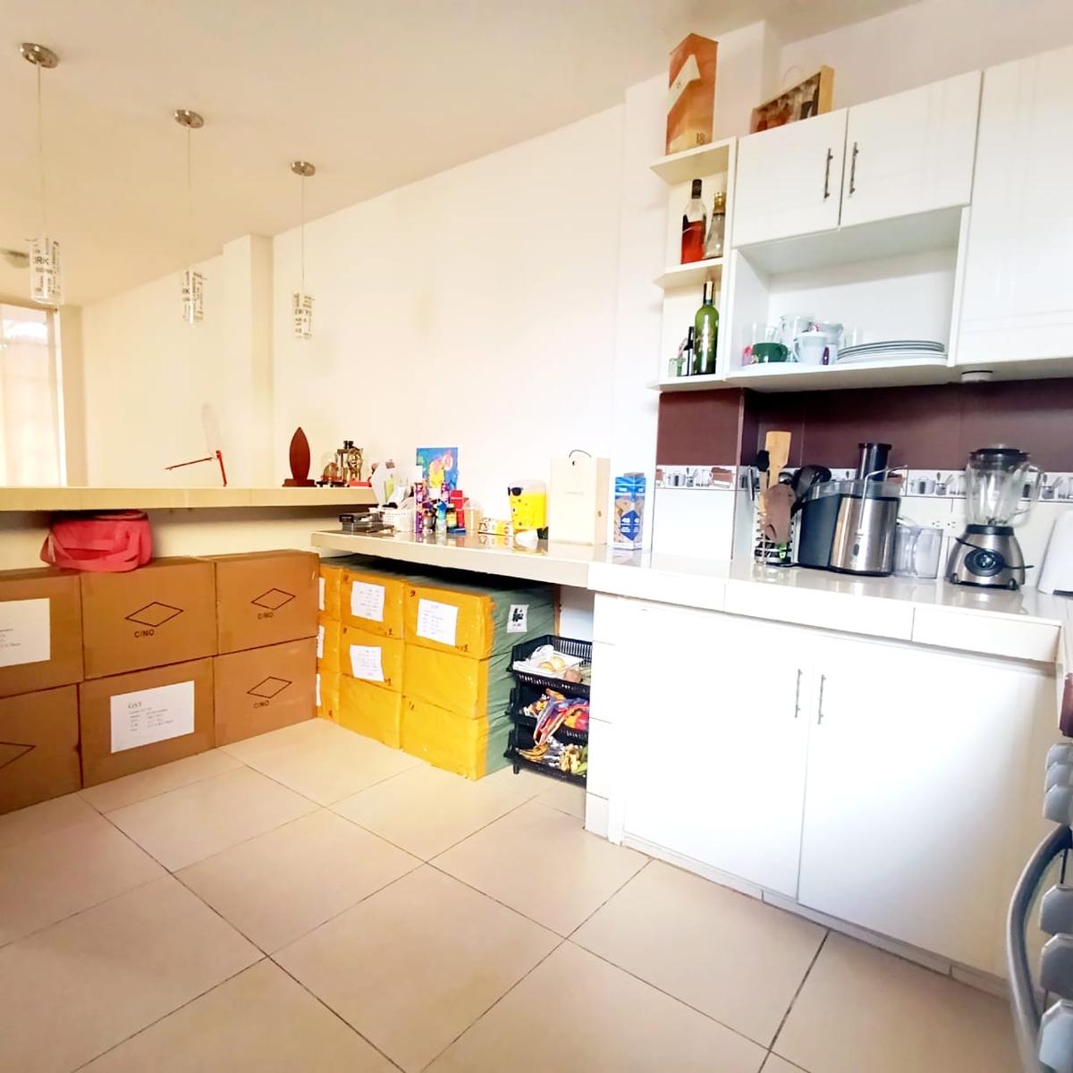 Casa en venta en Pichincha | Quito | Sangolqui, Urbanizacion Santa Rosa calle España cerca a CNT, 174 m²