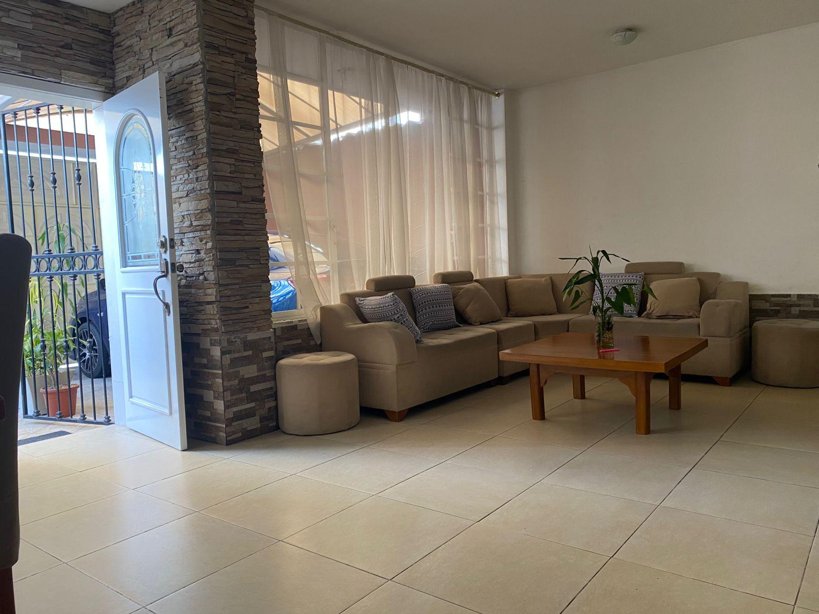 Casa en venta en Pichincha | Quito | Sangolqui, Urbanizacion Santa Rosa calle España cerca a CNT, 174 m²