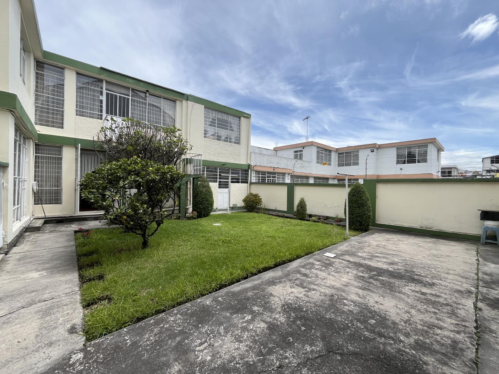 Casa en venta en Pichincha | Quito | La Concepción, Av. La Prensa, frente a la parada del Maestro., 386 m²