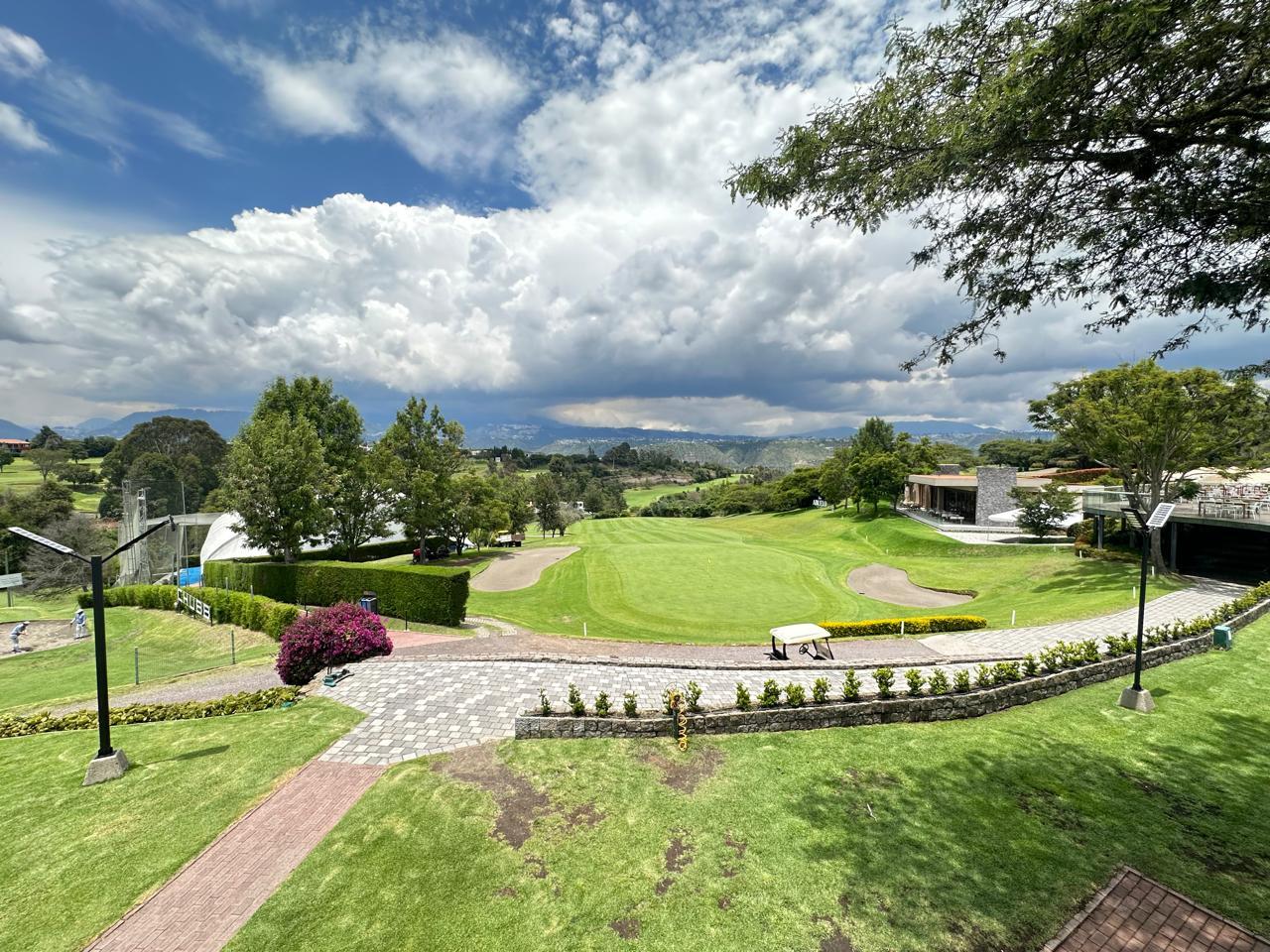 Land in Puembo