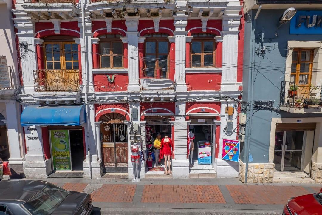 Casa en venta en Pichincha | Quito | Sangolqui, calle Bolivar y Eloy Alfaro, Parque Juan de Salinas, 380 m²