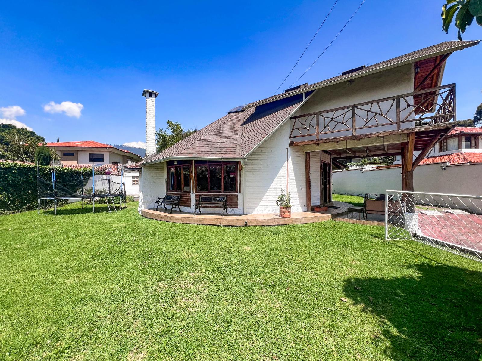Casa en venta en Pichincha | Quito | Lumbisi, Urb. El limonar 2 y 3 Lumbisi - Cumbaya, 344 m²