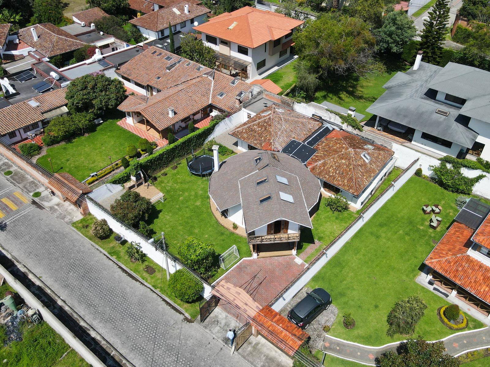 Casa en venta en Pichincha | Quito | Lumbisi, Urb. El limonar 2 y 3 Lumbisi - Cumbaya, 344 m²