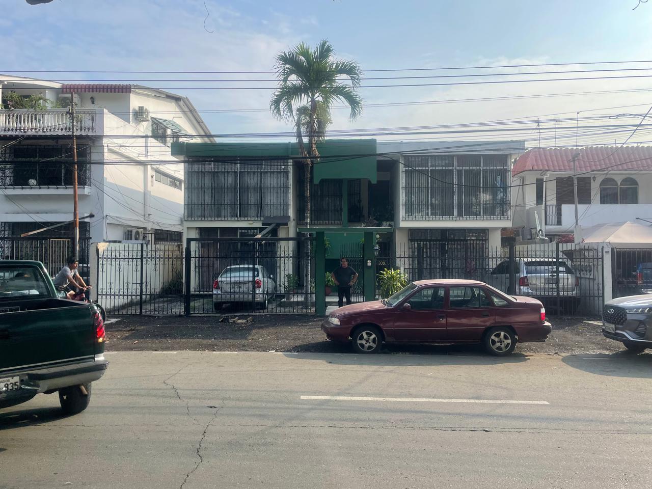 Departamento en venta en Guayas | Guayaquil | Sur de Guayaquil, VENDO CASA EN AVENIDA VICENTE TRUJILLO SUR DE GUAYAQUIL